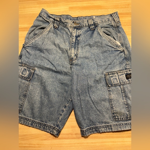 Men’s wrangler jean shorts, size 30 I. Great conditions. - Picture 1 of 10